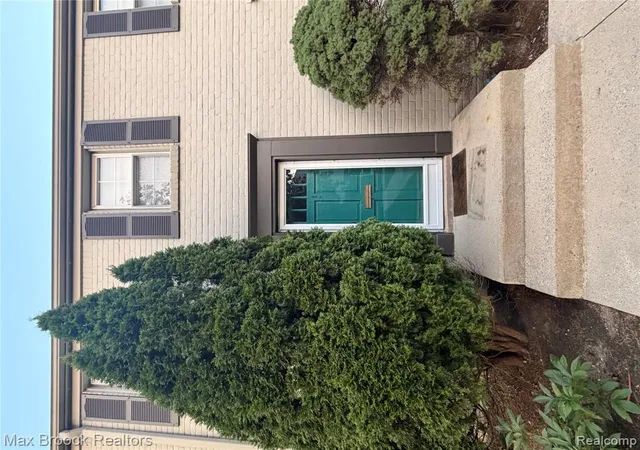 Photo 3 of Condo for sale at 1682 Graefield Rd, Birmingham, MI 48009 | MLS# 61018901 | Listing updated on 2026-08-10