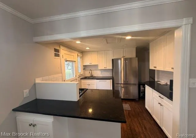 Photo 5 of Condo for sale at 1682 Graefield Rd, Birmingham, MI 48009 | MLS# 61018901 | Listing updated on 2026-08-10