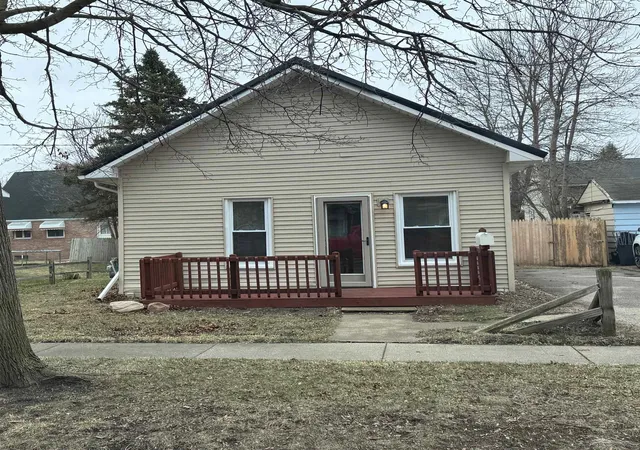 Homes for sale in Essexville, MI | 1904 James St, Essexville, MI 48732 | MLS# 50203859