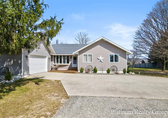 Photo 2 of Sale Pending at 4834 W Elizabeth Dr, Shelby, MI 49455 | MLS# 70546907 | Listing updated on 2026-08-14