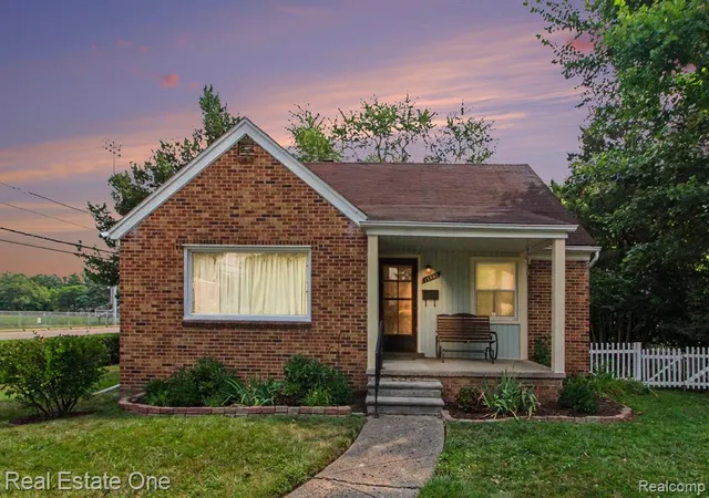 Photo 1 of Single family home for sale at 15982 Macarthur St, Redford, MI 48239 | MLS# 61021787 | Listing updated on 2026-09-04