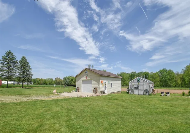 Homes for sale in Homer, MI | 2988 27 1/2 Mile Rd, Homer, MI 49245 | MLS# 70533833