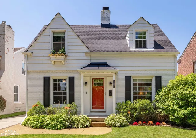 Homes for sale in Grosse Pointe Farms, MI | 407 Lothrop Rd, Grosse Pointe Farms, MI 48236 | MLS# 50213445