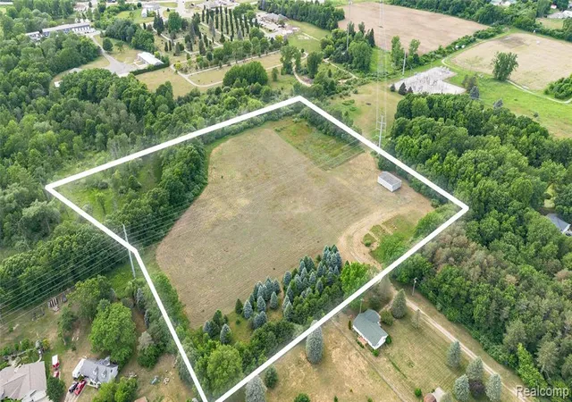 2nd image of 1775 Farnsworth Rd, Lapeer, MI 48446 | MLS# 61007474