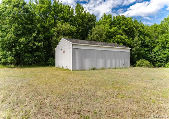 5th image of 1775 Farnsworth Rd, Lapeer, MI 48446 | MLS# 61007474
