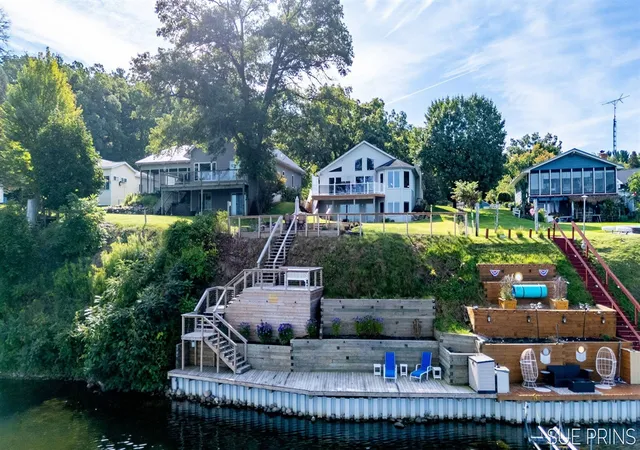 1st image of 5855 Ridge St, Newaygo, MI 49337 | MLS# 70490679