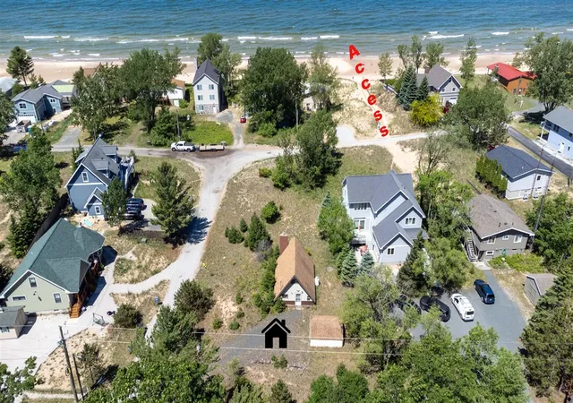 3rd image of 55 S Lighthouse Dr, Mears, MI 49436 | MLS# 70538246
