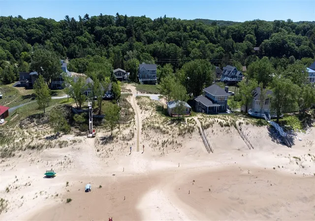 5th image of 55 S Lighthouse Dr, Mears, MI 49436 | MLS# 70538246