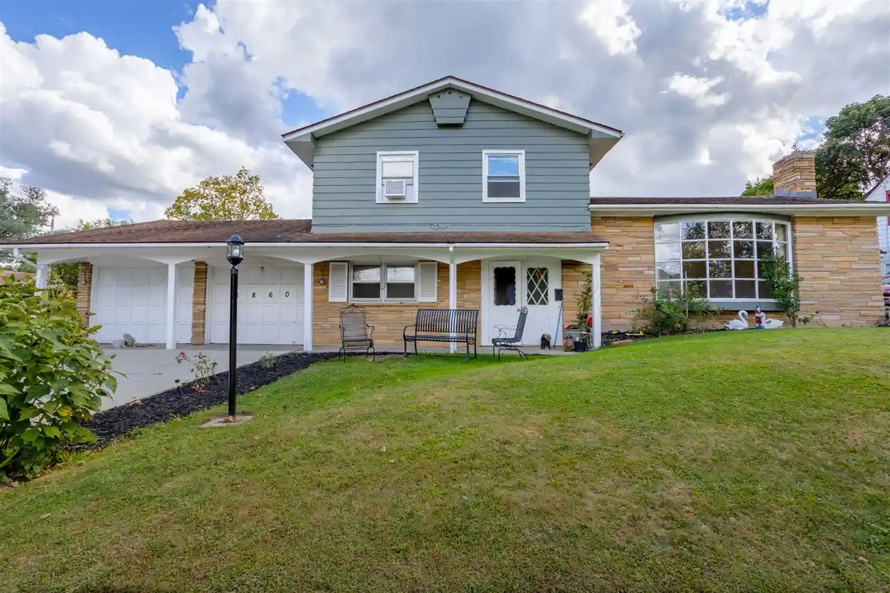 Single family home for sale at 1860 Boston St, Grand Rapids, MI 49506 | MLS# 70233421 | Listing updated on 2026-09-14