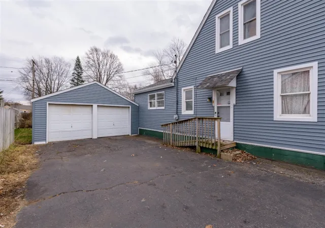 Homes for sale in Battle Creek, MI | 176 N 22Nd St, Battle Creek, MI 49037 | MLS# 70516894
