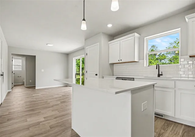 Photo 4 of Sale Pending at 2835 Sanderling Ct, Grand Rapids, MI 49508 | MLS# 70548916 | Listing updated on 2026-08-05