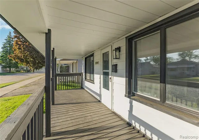 Photo 2 of Sale Pending at 28042 Maple St, Roseville, MI 48066 2430 | MLS# 61025372 | Listing updated on 2026-09-02