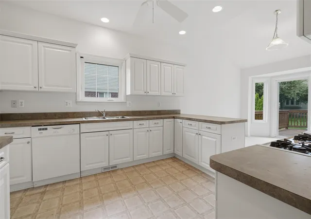 Photo 3 of Condo for sale at 52689 Wildwood Dr, Macomb, MI 48042 | MLS# 70555412 | Listing updated on 2026-08-31