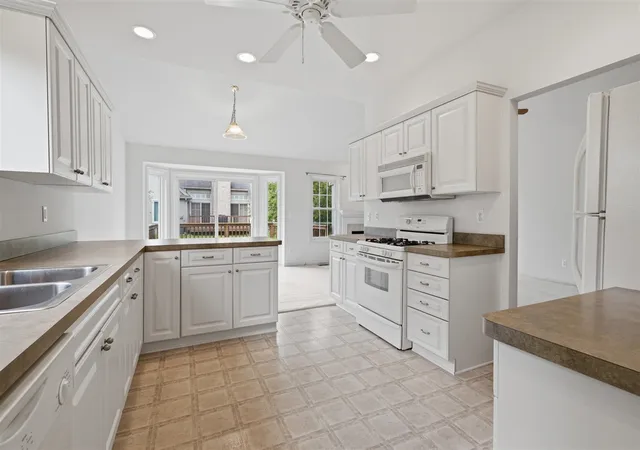 Photo 4 of Condo for sale at 52689 Wildwood Dr, Macomb, MI 48042 | MLS# 70555412 | Listing updated on 2026-08-31