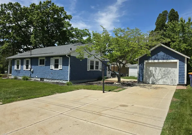 Photo 3 of Single family home for sale at 1406 Covell Ave, Grand Rapids, MI 49504 | MLS# 70536895 | Listing updated on 2026-10-05