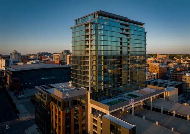 3rd image of 144 Oakes St #1903, Grand Rapids, MI 49503 | MLS# 70472366