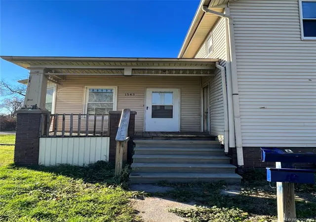 2nd image of 1545 Bay St, Saginaw, MI 48602 | MLS# 60923092