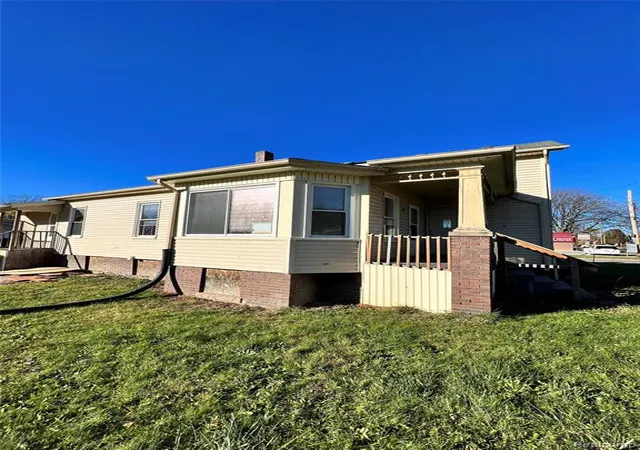3rd image of 1545 Bay St, Saginaw, MI 48602 | MLS# 60923092