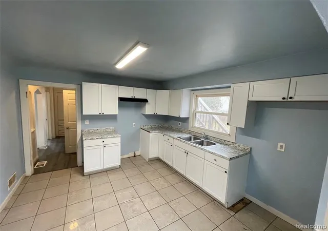 3rd image of 516 S Wheeler St, Saginaw, MI 48602 | MLS# 60923096