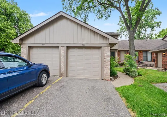 Homes for sale in Rochester Hills, MI | 829 Langdon Ct, Rochester Hills, MI 48307 | MLS# 61003885