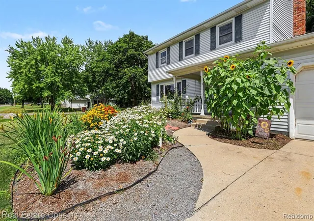 Photo 5 of Sale Pending at 14951 Idylcrest Dr, Lansing, MI 48906 | MLS# 61016674 | Listing updated on 2026-09-03