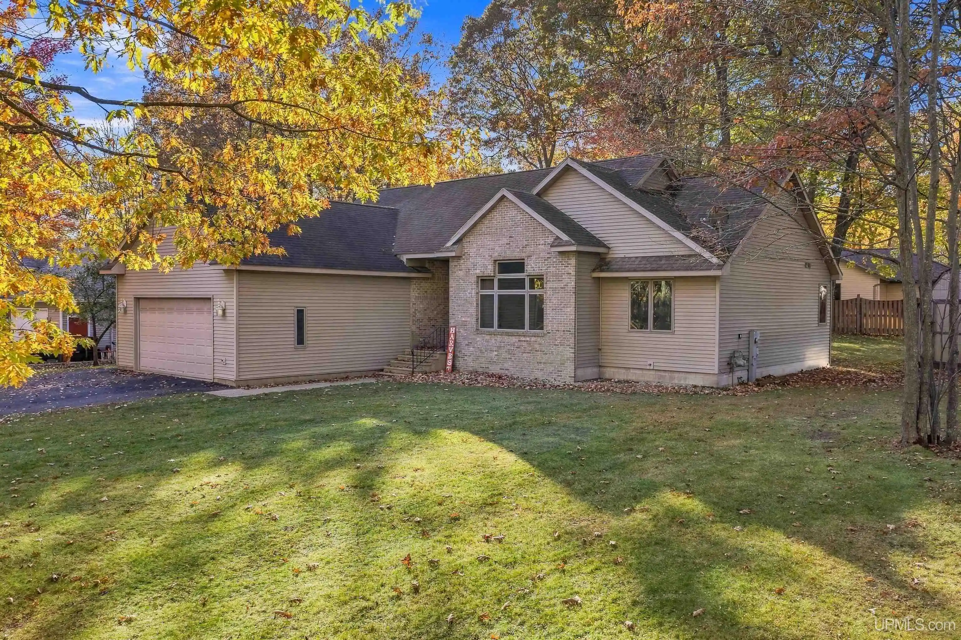 Photo 1 of Single family home for sale at 25 Sandy Ln, Gladstone, MI 49837 | MLS# 50225494 | Listing updated on 2026-10-21