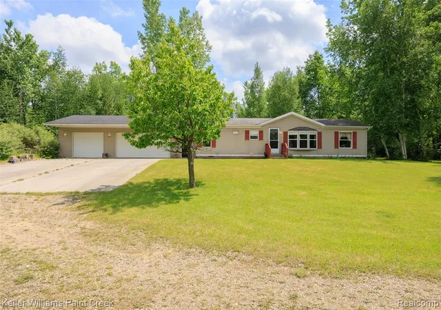 2nd image of 2457 Harrington Rd, Croswell, MI 48422 | MLS# 61003035