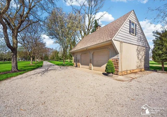 Homes for sale in South Rockwood, MI | 7577 S Huron River Dr, South Rockwood, MI 48179 | MLS# 50197996