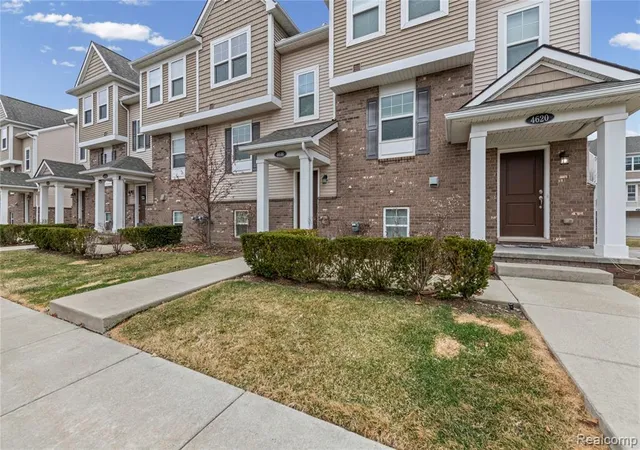 2nd image of 4616 Bradley Cir, Troy, MI 48085 | MLS# 61010780