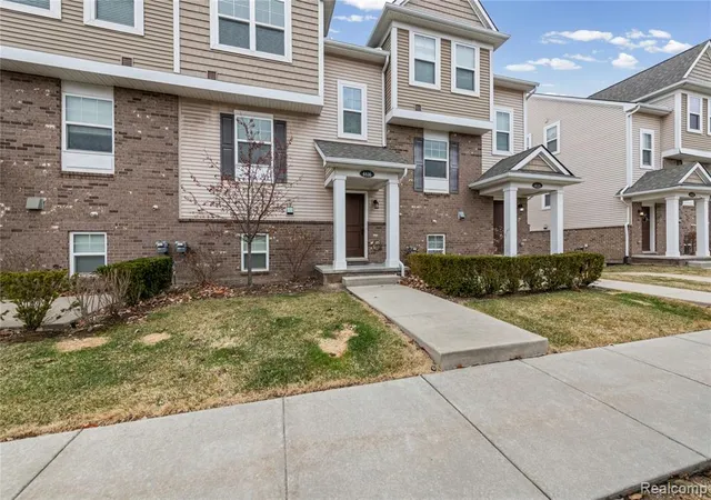3rd image of 4616 Bradley Cir, Troy, MI 48085 5108