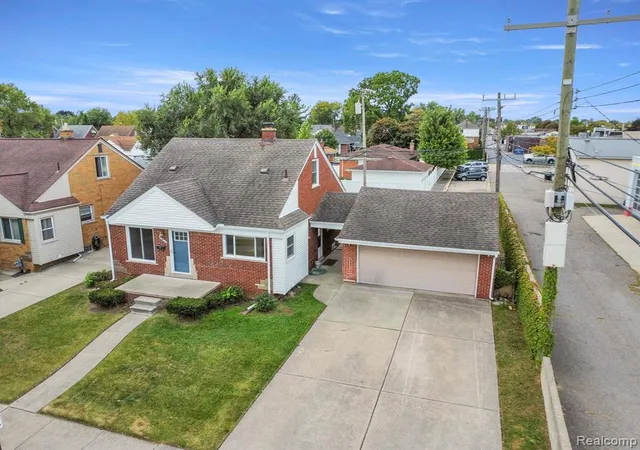 Homes for sale in Allen Park, MI | 15275 Anne Ave, Allen Park, MI 48101 | MLS# 61008389