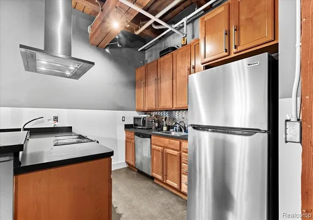 5th image of 6533 E Jefferson Ave #214W, Detroit, MI 48207 | MLS# 60978906