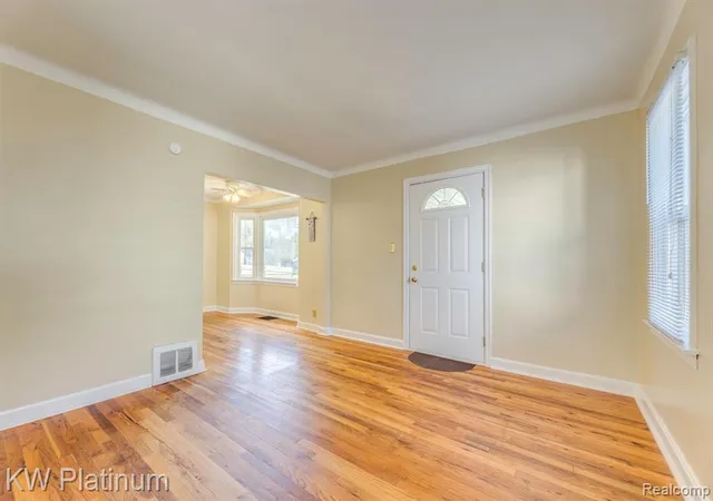 Photo 3 of Single family home for sale at 3310 Poplar St, Port Huron, MI 48060 2054 | MLS# 61025364 | Listing updated on 2026-09-05
