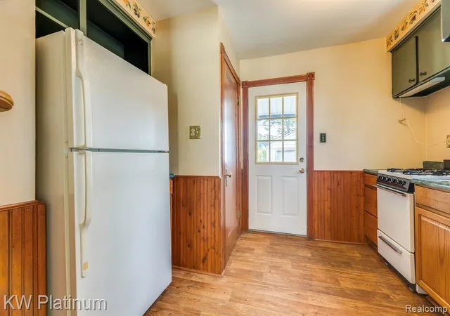 Photo 5 of Single family home for sale at 3310 Poplar St, Port Huron, MI 48060 2054 | MLS# 61025364 | Listing updated on 2026-09-05