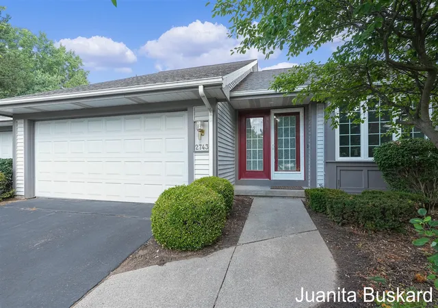 Homes for sale in Grand Rapids, MI | 2743 Mulford Dr, Grand Rapids, MI 49546 | MLS# 70487875