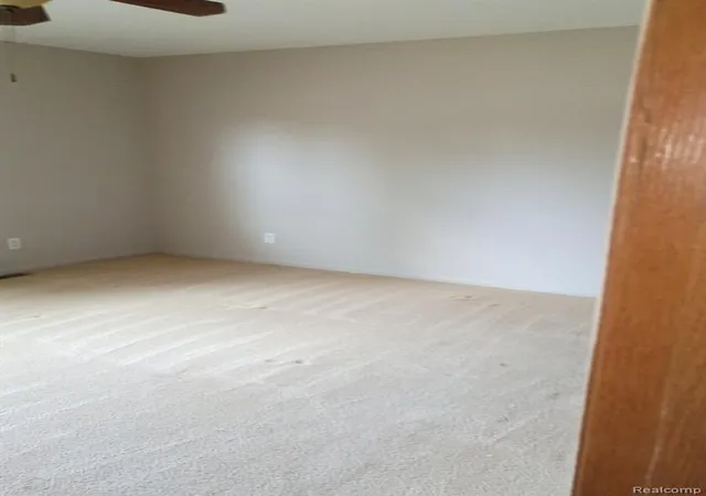 15th image of 15465 Rhoades Ln, Fenton, MI 48430 | MLS# 61022557