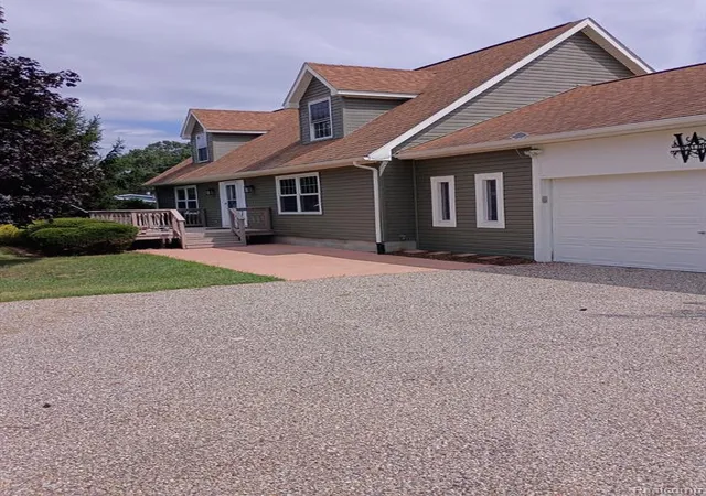 1st image of 15465 Rhoades Ln, Fenton, MI 48430 | MLS# 61022557