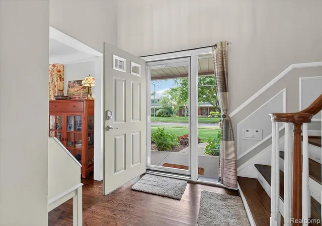 3rd image of 19780 Edshire Ln, Grosse Pointe Woods, MI 48236 | MLS# 61002720