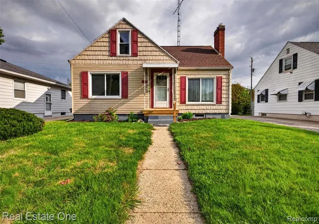 Photo 1 of Sale Pending at 1915 Tuscola St, Flint, MI 48503 2125 | MLS# 61025928 | Listing updated on 2026-09-14