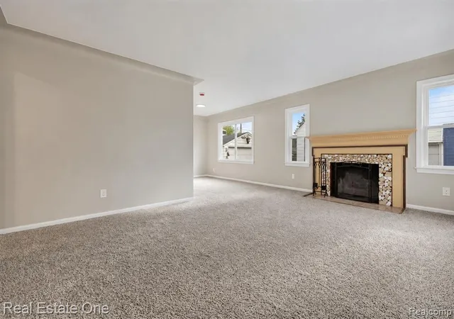 Photo 3 of Sale Pending at 1915 Tuscola St, Flint, MI 48503 2125 | MLS# 61025928 | Listing updated on 2026-09-14