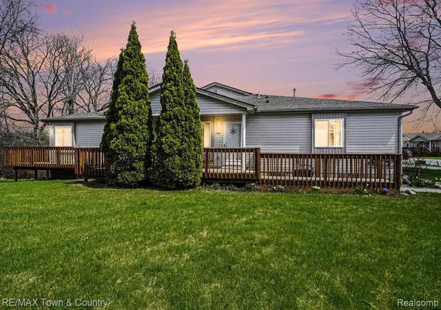 Homes for sale in Grand Blanc, MI | 9358 Parkview Cir, Grand Blanc, MI 48439 | MLS# 60984009