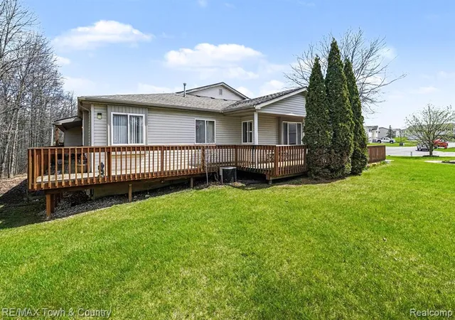 Homes for sale in Grand Blanc, MI | 9358 Parkview Cir, Grand Blanc, MI 48439 | MLS# 60984009