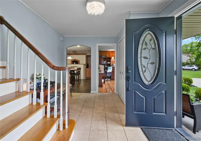 4th image of 26060 Hidden Ln, Grosse Ile, MI 48138 1826 | MLS# 60999816