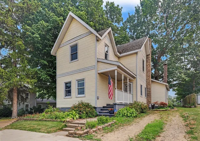 Photo 1 of Single family home for sale at 42 E Waterloo St, Casnovia, MI 49318 | MLS# 70546943 | Listing updated on 2026-09-11