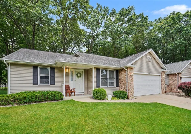 Homes for sale in Portage, MI | 1498 Estero Dr, Portage, MI 49002 | MLS# 70541486