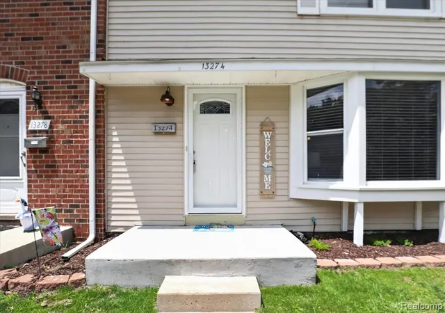3rd image of 13274 Lake Point Blvd, Van Buren Township, MI 48111 | MLS# 61007309