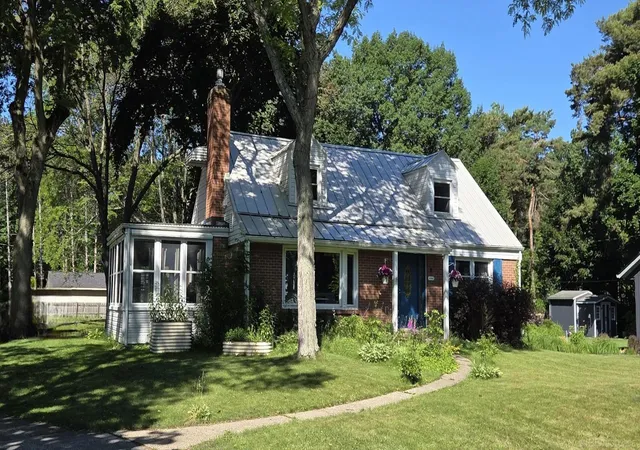 Homes for sale in Fort Gratiot, MI | 4579 Lakeshore Rd, Fort Gratiot, MI 48059 | MLS# 50211960