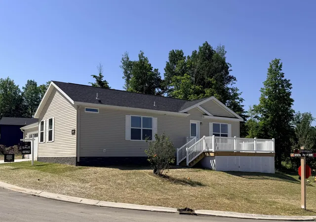 Homes for sale in Traverse City, MI | 2111 Vista View Dr #Lot: 30, Traverse City, MI 49686 | MLS# 80065878
