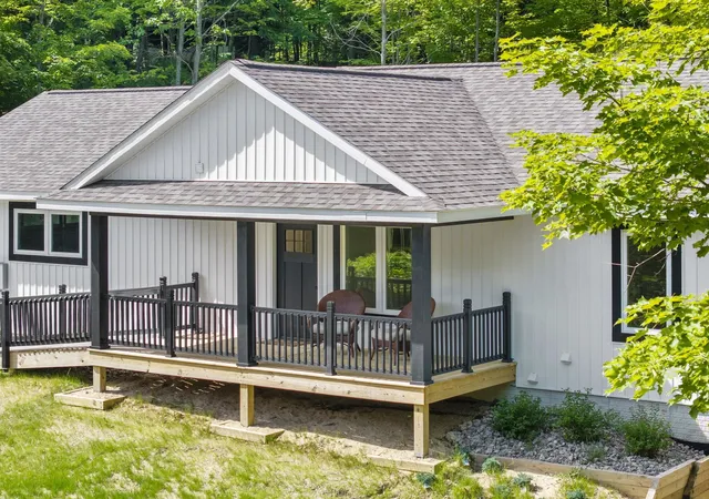 Homes for sale in Cedar, MI | 4144 S Sugar Loaf Mountain Rd, Cedar, MI 49621 | MLS# 80065739