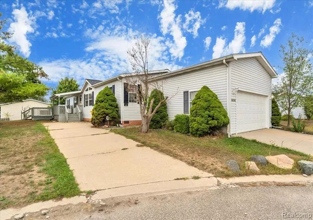 Photo 3 of Manufactured home for sale at 8209 Bloomsbury Cir, Northville, MI 48167 9499 | MLS# 61024665 | Listing updated on 2026-10-04